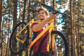 Bicicletta elettrica in città con codice sconto ScontoFox